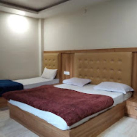 New Kumar Hotel & Banquet Lakhnau Kültér fotó