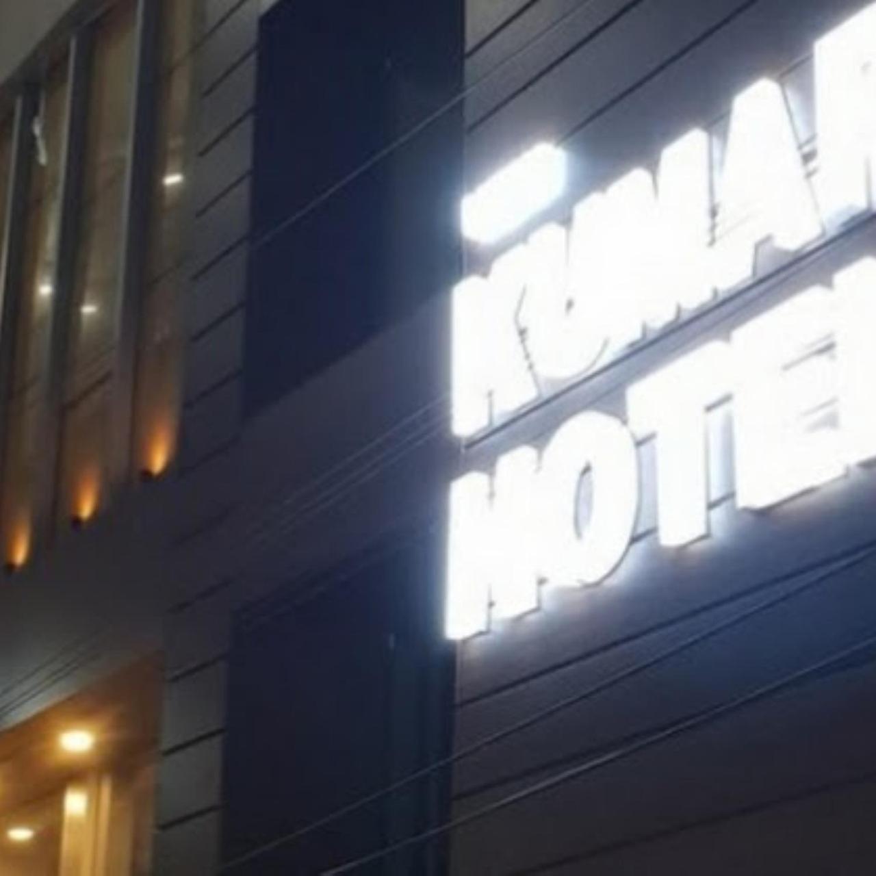 New Kumar Hotel & Banquet Lakhnau Kültér fotó