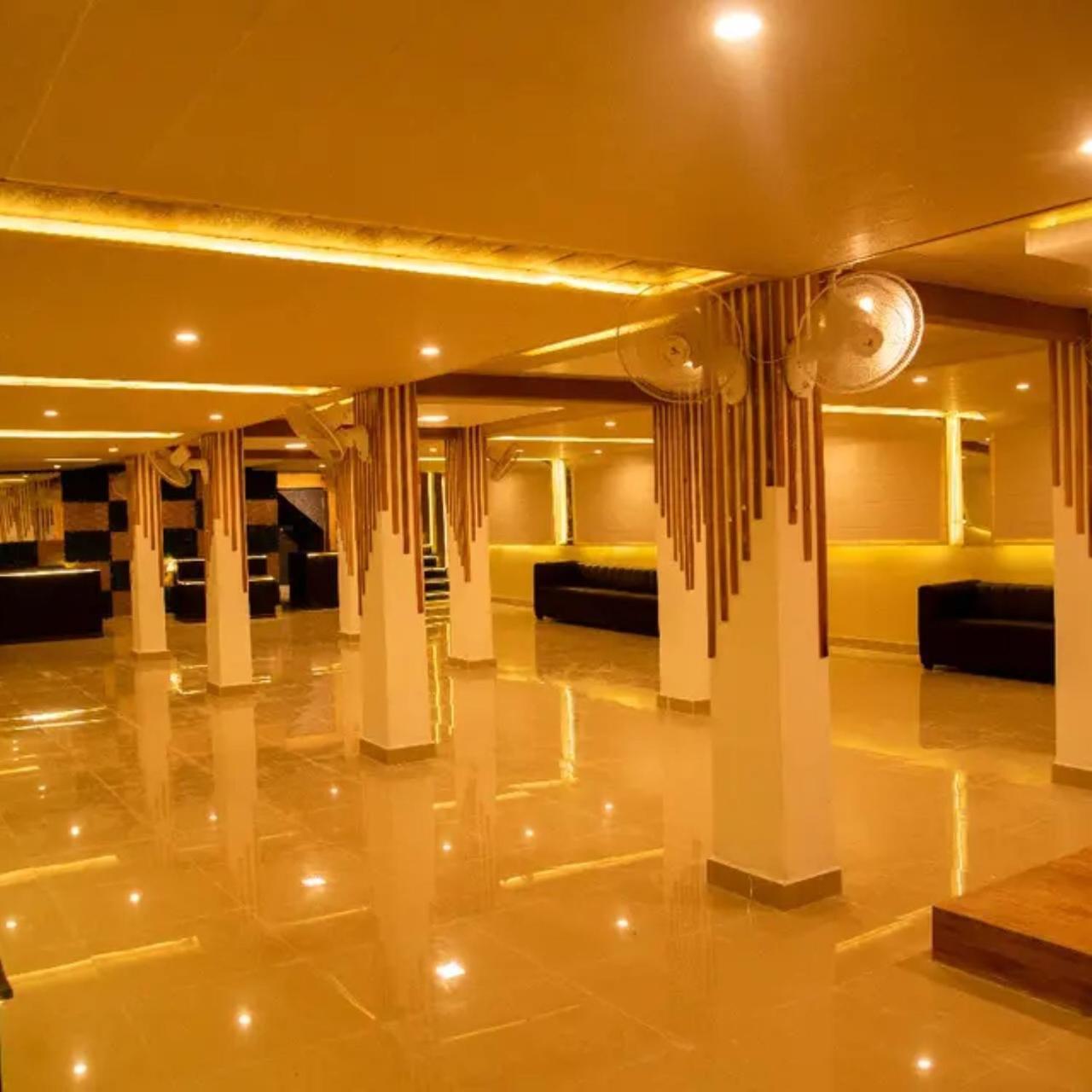 New Kumar Hotel & Banquet Lakhnau Kültér fotó