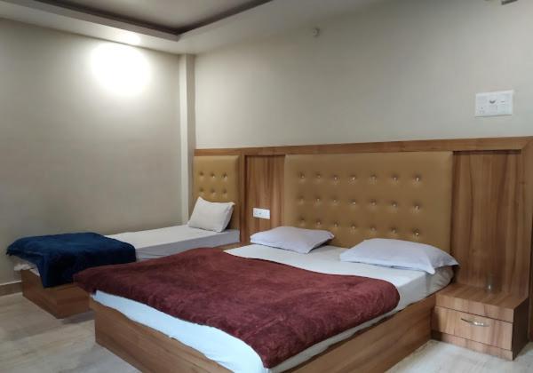 New Kumar Hotel & Banquet Lakhnau Kültér fotó